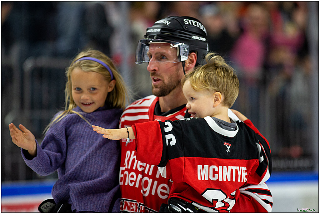 PENNY DEL; Koelner Haie- Grizzlys Wolfsburg; Koeln, 21.09.2022